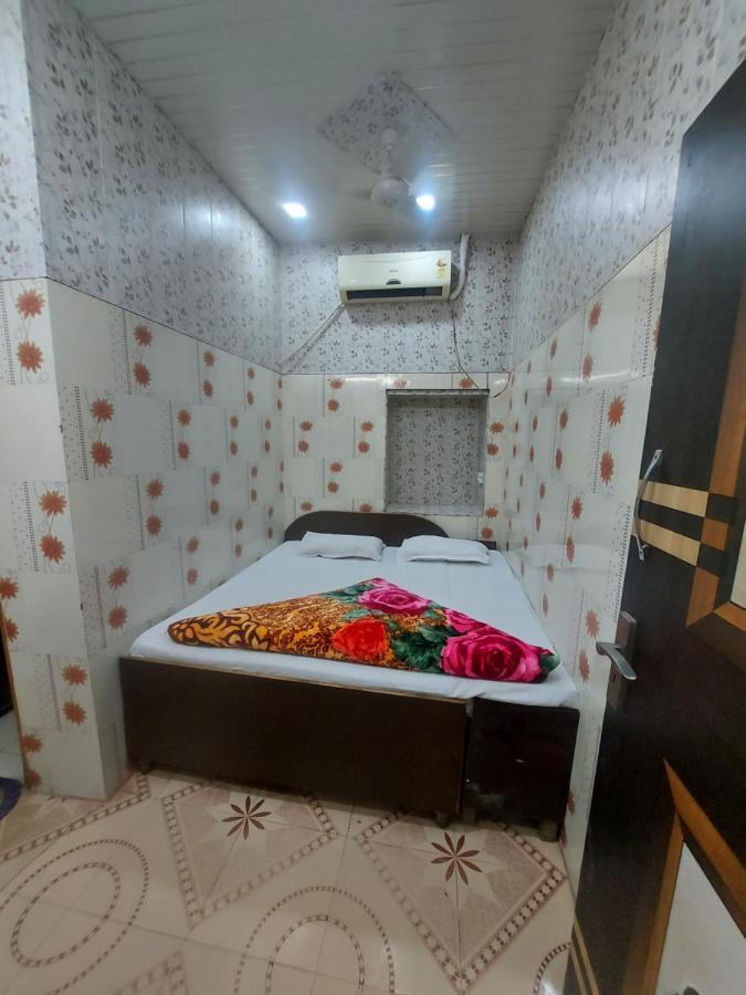 Mj Chawla Homestay Double Bed Attached Bathroom Room Αμριτσάρ Εξωτερικό φωτογραφία